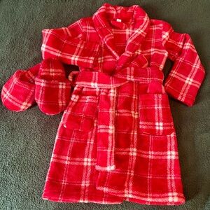 2 FOR $20! slippers/robe Catherine Malandrino